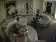 年轻性感的大胸美女正在蹦迪被情人约到酒店,男的迫不及待解她胸罩干她,美女有点反抗说：这是我最后的矜持!