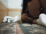 特色村庄觅得一位胸大性感又漂亮的美女,如获至宝操太猛把套子都干到里面了,美女气的说：射到里面要加钱的!