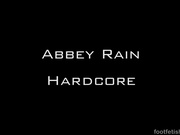 牛奶般的软妹子真会玩美脚揉捏一看就冲动硬了啊，白嫩肉肉逼穴极品这对细长腿挡不住啪啪插入性奋爽720P高清