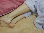 在女儿房间把水嫩的侄女给迷奸了 奶子真是粉嫩 逼逼也水多滑润