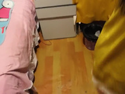 深圳性感美少妇打牌输钱还不上把牌友带回出租屋肉偿,担心呻吟声太大被隔壁听见开着音乐操,这姿色操一次最少抵几百元