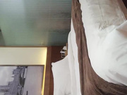 酒吧上班的气质性感长发陪酒女下班后发个大红包约到酒店啪啪,美女身材苗条下面超紧拉着胳膊狠狠后插,操的淫叫不止!