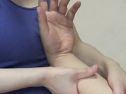 [SW-516] 旅馆叫按摩，来了个已为人妻的同学。紧握着肉棒骑在我身上! - 1of5