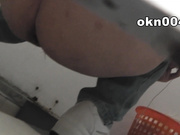 提前守候校园坑神国内某大学校园课后TP妹子们上厕所老师也成功入镜拍到极品一线天馒头B