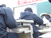 【全網推薦】國內某高中男生偷拍全班女生如廁+露臉,一不爽就將全班女性上上下下都拍了個遍,這位神一樣的人物，值得收藏-孫嘉欣