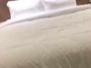 小郎君酒店约操齐B短裙美少妇 内裤都不脱往边上一扒拉就开干 直接把少妇干趴下了 不小心露脸了