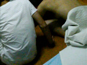 【全網推薦】國內牛人冒死爬窗偷拍大學城出租屋裏情侶各式各樣的性生活 原版高清