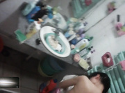 出租屋窗臺上拍攝到的幾個肌膚雪白的小姐姐沐浴更衣 苗條身材堅挺美乳看得讓人欲火焚身 720P高清