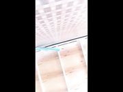 大胸学妹趁着宿舍没有其它人玩直播逼逼随便揉几下就出淫水