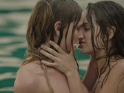 Vixen呈献：年轻亚裔学生与隔壁老王热情做爱