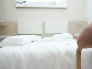 极品一线天美鲍张开双腿掰穴玩弄扛起双腿大屌抽插猛操