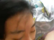 武汉某大学大一小美女被男友暴力调教吃鸡巴,清纯可人,看上去很嫩,国语对白！