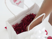 性感的金发美女杰西·罗德斯的泡泡屁股被狠狠地揍了一顿