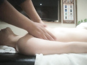 很容易高潮的极品少妇露脸被按摩的浑身颤抖