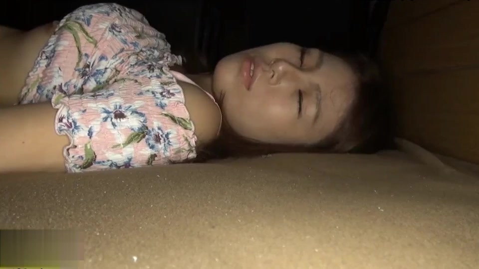 【全網首發】【MJ作品】真實MJ刮了逼毛的妹子 很多水 逼很嫩 操這樣的逼就是舒服，最後忍不住內射了～原版高清