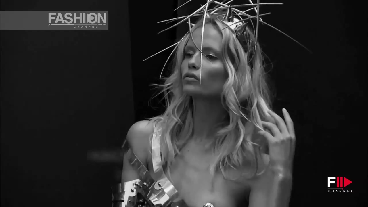 都市潮流时尚频道众名模全裸拍摄人体写真720P高清