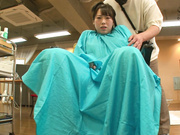 [DRPT-006] 美容室でケープの中を全裸にされ恥ずかしさに全身が性感帯になってしまった巨乳女 柊木まりな - 1of5