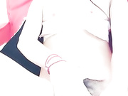 苗条长腿女主播丁字裤椅子上手指扣逼道具自慰