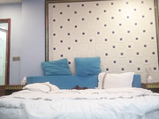 情趣圆床房约来个丰满性感女孩跪舔后入抽插