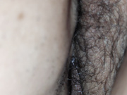 在同事家狂舔醉酒同事老婆大肥逼，贪婪吸吮，嘎嘎香