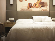 大屌生无可恋重金约外围22岁高颜值黑丝美腿