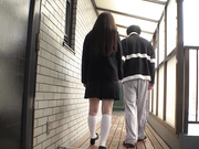 [SUJI-171] 親同伴円交 親に手を引かれ円交させられるパイパン娘 - 4of5