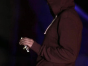 安妮莎·凯特被两个男人双管齐入